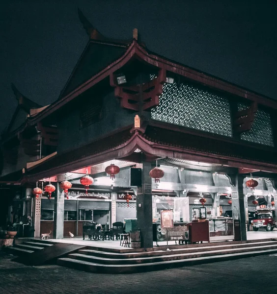 Chinese temple and shrine in Phuket Chinatown old town, Thailand — Stock Photo, Image