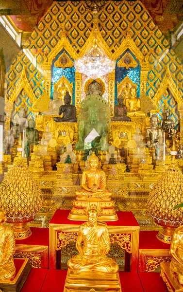 Wat Luang Pho Sot Thammakayaram à Ratchaburi, Thaïlande — Photo