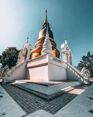 Wat-Suan-Dok 'taki bir grup pagoda. Tayland, Chiang Mai 'deki ünlü tapınak.