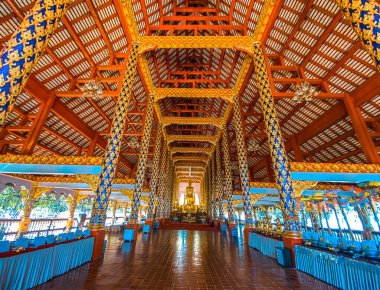 Wat-Suan-Dok 'taki bir grup pagoda. Tayland, Chiang Mai 'deki ünlü tapınak.