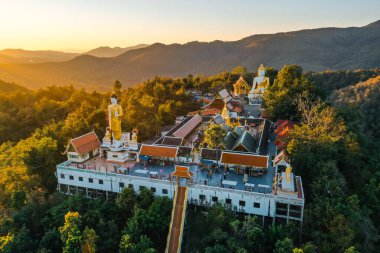 Wat Phrathat Doi Kham, Buddha pagoda ve Chiang Mai, Tayland 'da altın çadırı