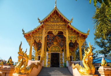 Wat Phrathat Doi Kham, Buddha pagoda and golden chedi in Chiang Mai, Tayland