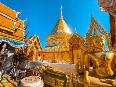  Chiang Mai, Tayland 'daki Wat Phra Doi Suthep tapınağının havadan görünüşü