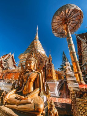  Chiang Mai, Tayland 'daki Wat Phra Doi Suthep tapınağının havadan görünüşü