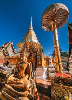  Chiang Mai, Tayland 'daki Wat Phra Doi Suthep tapınağının havadan görünüşü