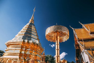  Chiang Mai, Tayland 'daki Wat Phra Doi Suthep tapınağının havadan görünüşü