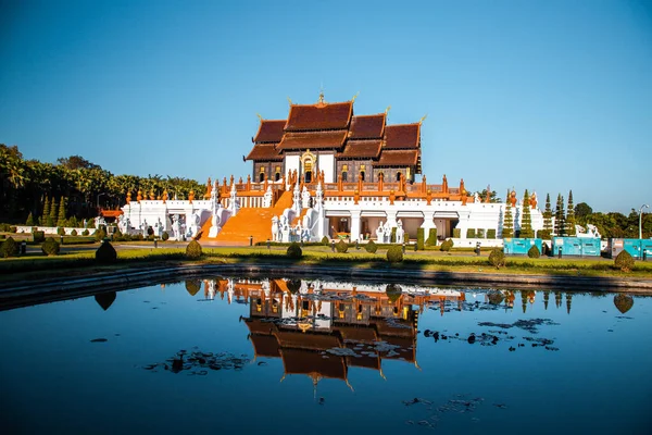 Kraliyet Parkı Rajapruek, Botanik bahçesi ve Chiang Mai, Tayland 'daki pavyon.