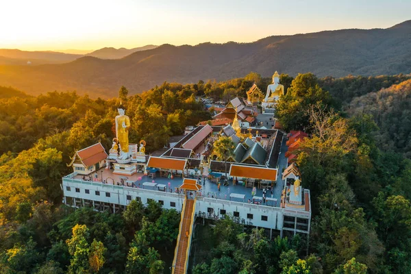 Wat Phrathat Doi Kham, Buddha pagoda ve Chiang Mai, Tayland 'da altın çadırı