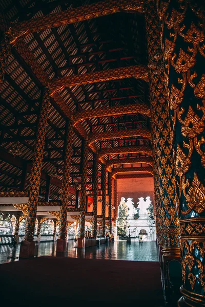 Wat-Suan-Dok 'taki bir grup pagoda. Tayland, Chiang Mai 'deki ünlü tapınak.