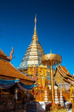  Chiang Mai, Tayland 'daki Wat Phra Doi Suthep tapınağının havadan görünüşü