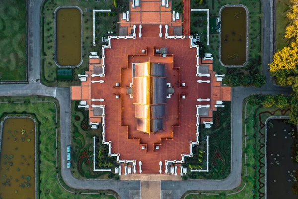 Vista aérea do Royal Park Rajapruek, jardim botânico e pavilhão em Chiang Mai, Tailândia — Fotografia de Stock