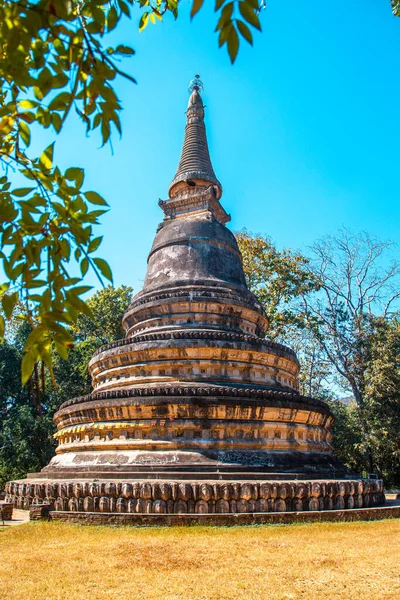 Cafe 39, Wat Umong yeraltı tapınağı ve Chiang Mai, Tayland 'daki tüneller. — Stok fotoğraf