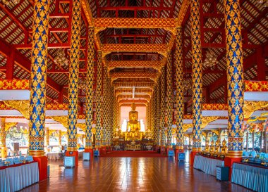 Wat-Suan-Dok 'taki bir grup pagoda. Tayland, Chiang Mai 'deki ünlü tapınak.