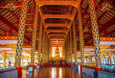 Wat-Suan-Dok 'taki bir grup pagoda. Tayland, Chiang Mai 'deki ünlü tapınak.
