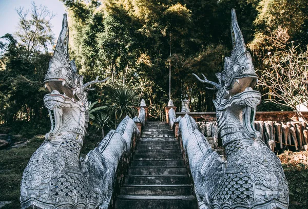 Wat Pha Lat oder Wat Palad, alter Tempel im Dschungel, Chiang Mai, Thailand — Stockfoto
