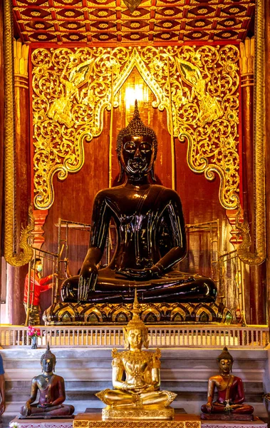 Wat Phan Tao, świątynia w Starym Mieście Chiang Mai, Tajlandia — Zdjęcie stockowe