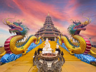 Beyaz Buda Wat Huay Pla Kang Tapınağı, Chiang Rai, Tayland