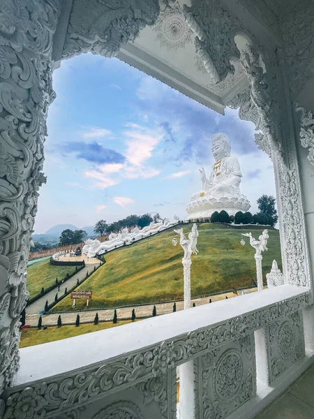 Λευκός Βούδας Wat Huay Pla Kang temple, Chiang Rai, Ταϊλάνδη — Φωτογραφία Αρχείου