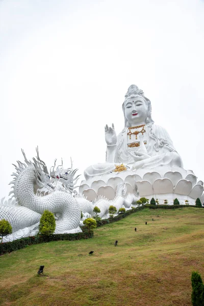 Beyaz Buda Wat Huay Pla Kang Tapınağı, Chiang Rai, Tayland