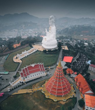 Beyaz Buda Wat Huay Pla Kang Tapınağı, Chiang Rai, Tayland