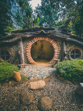Tayland 'ın Chiang Mai ormanındaki Hobbit evi.