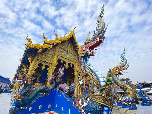 Wat Rong Suea Ten, de Blauwe Tempel in Chiang Rai, Thailand — Stockfoto