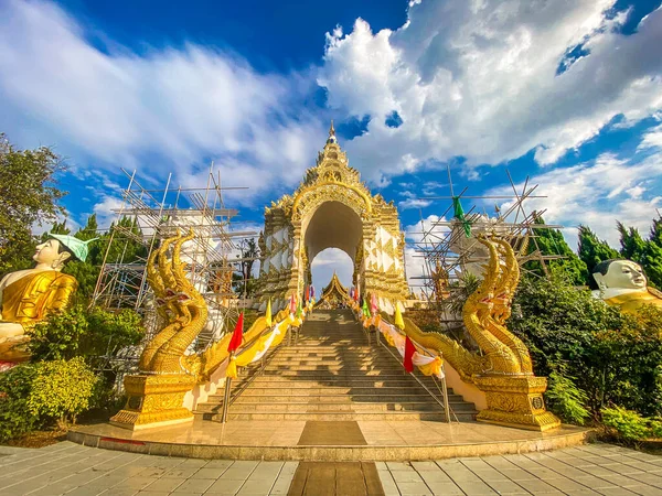 Wat Saeng Kaeo Phothiyan templo em Chiang Rai, Tailândia — Fotografia de Stock