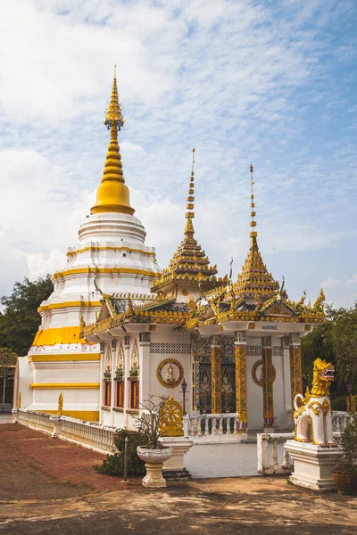 Wat Nantaram i Phayao, Thailand — Stockfoto