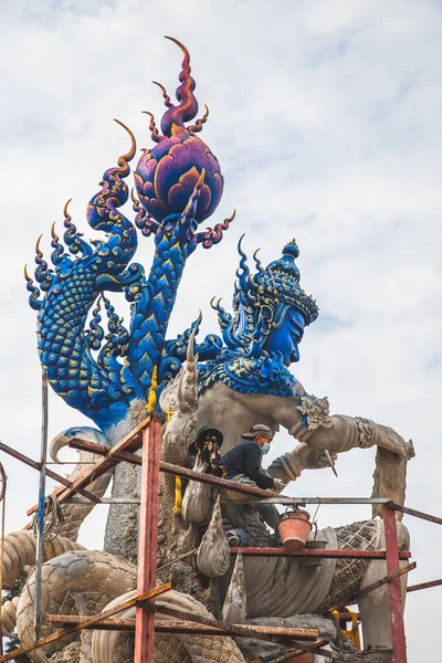 Wat Rong Suea Ten, el Templo Azul, en Chiang Rai, Tailandia —  Fotos de Stock