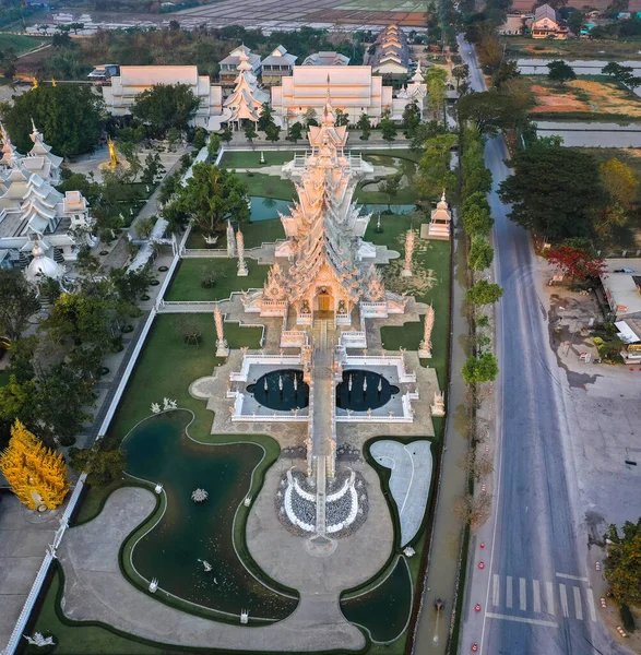Aerial view of Wat Rong Khun, the white temple, at sunrise, in Chiang Rai, Thailand —  Fotos de Stock