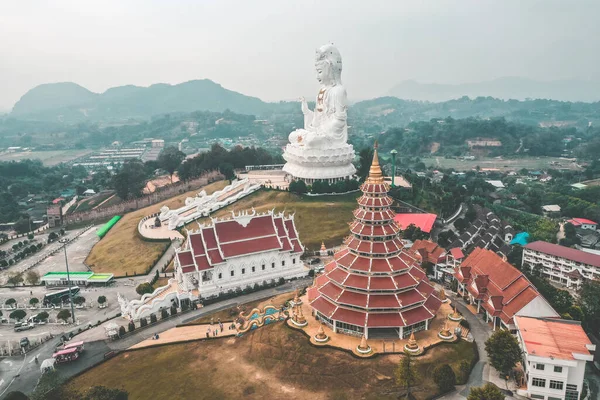 Beyaz Buda Wat Huay Pla Kang Tapınağı, Chiang Rai, Tayland