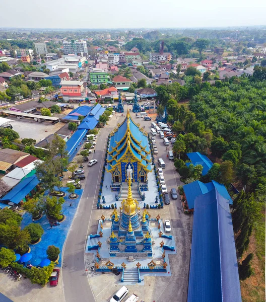 Luchtfoto van Wat Rong Suea Ten, de Blauwe Tempel, in Chiang Rai, Thailand — Stockfoto