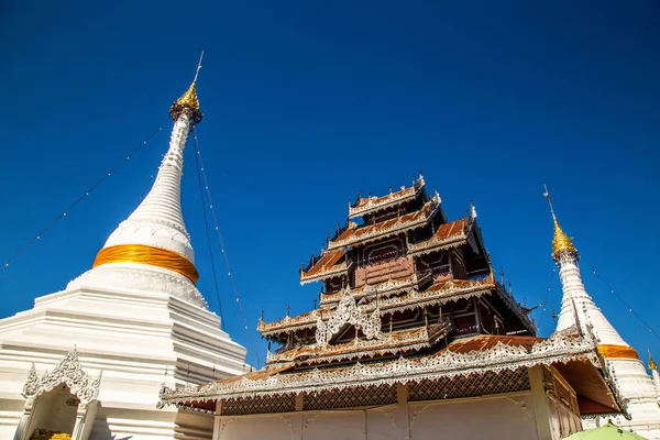 Wat Phrathat Doi Kongmu temple in Mae Hong Son, Thailand — Stock Photo, Image