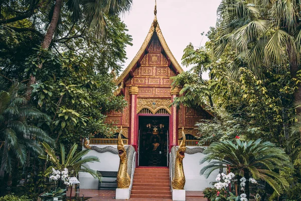 Templo de Wat Phra Kaew en Chiang Rai, Tailandia —  Fotos de Stock