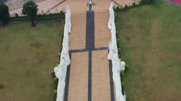 Buddha bianco Wat Huay Pla Kang tempio, Chiang Rai, Thailandia — Video Stock