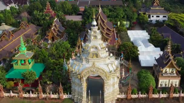 Świątynia Wat Saeng Kaeo Phothiyan w Chiang Rai, Tajlandia — Wideo stockowe