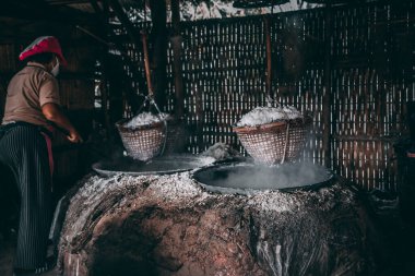 Bo Kluea kaya tuzu Bo Kluea Tai, Nan bölgesi, Tayland