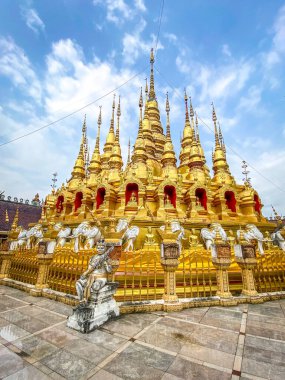 Phrae, Tayland 'daki Phat Phrae, Suthon Mongkhon Khiri tapınağı kompleksi