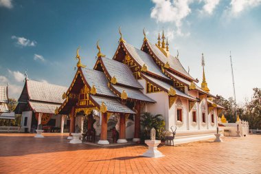 Phrae, Tayland 'daki Wat Phrae Pu Jae budha ve Huai Mae Toek Gölü