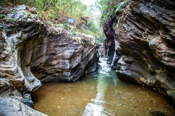 Wang Sila Laeng Kanyonu ve Nan, Tayland 'da bir vadi.