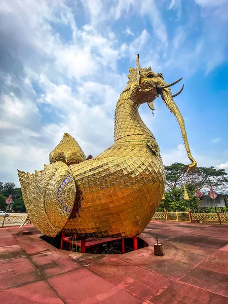 Phrae, Tayland 'daki Phat Phrae, Suthon Mongkhon Khiri tapınağı kompleksi