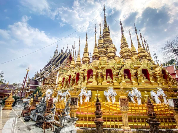 Wat Phrathat Suthon Mongkhon Khiri temple complex in Phrae, Thailand — стоковое фото