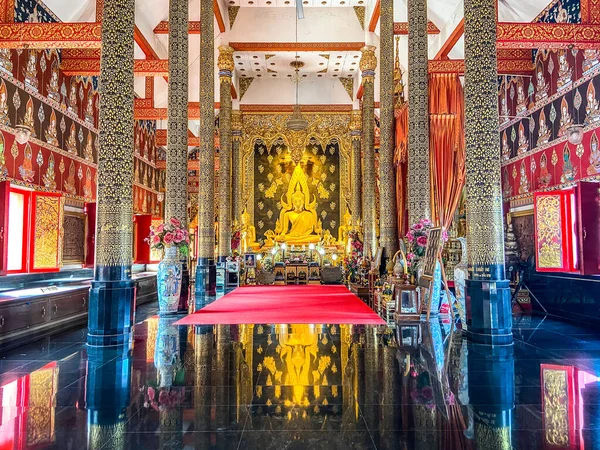 Phrae, Tayland 'daki Phat Phrae, Suthon Mongkhon Khiri tapınağı kompleksi