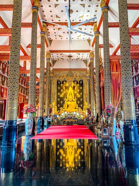 Phrae, Tayland 'daki Phat Phrae, Suthon Mongkhon Khiri tapınağı kompleksi