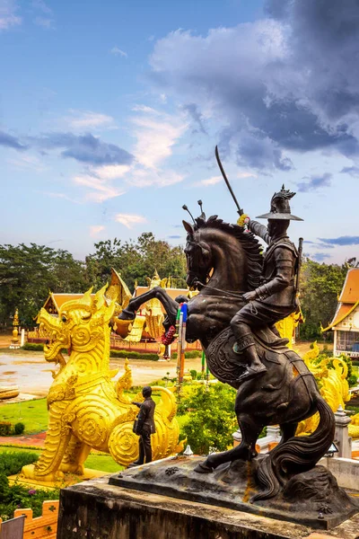 Phrae, Tayland 'daki Phat Phrae, Suthon Mongkhon Khiri tapınağı kompleksi