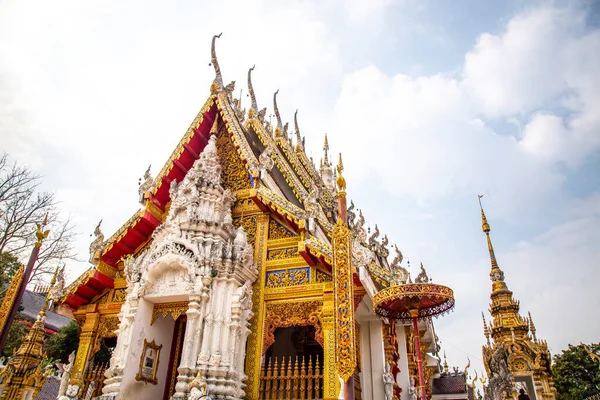 Wat Phrathat Suthon Mongkhon Khiri temple complex in Phrae, Thailand — Zdjęcie stockowe