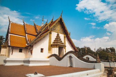 Wat Phumin tapınağı ve onun Nan şehrindeki duvar resmi, Tayland