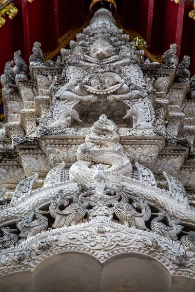 Wat Phrathat Suthon Mongkhon Khiri temple complex in Phrae, Thailand — Stock Photo, Image