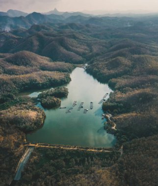Phrae, Tayland 'da Huai Mae Toek Gölü, Pu Jae buddha ve Huai Mae Toek Gölü.