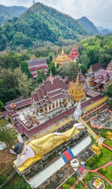 Wat Phrao Suthon Mongkhon Khiri tapınağı kompleksi Phrae, Tayland, Güney Doğu Asya